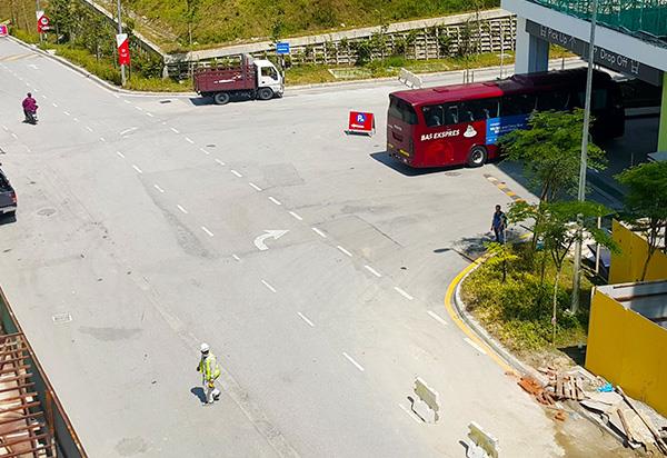 Main Entrance for bus in Awana Bus Terminal