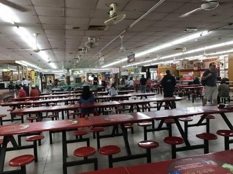 Food stalls at Yong Peng Lucky Garden