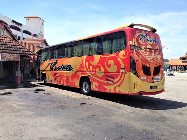 Ekspres Kesatuan bus from Lumut to KL