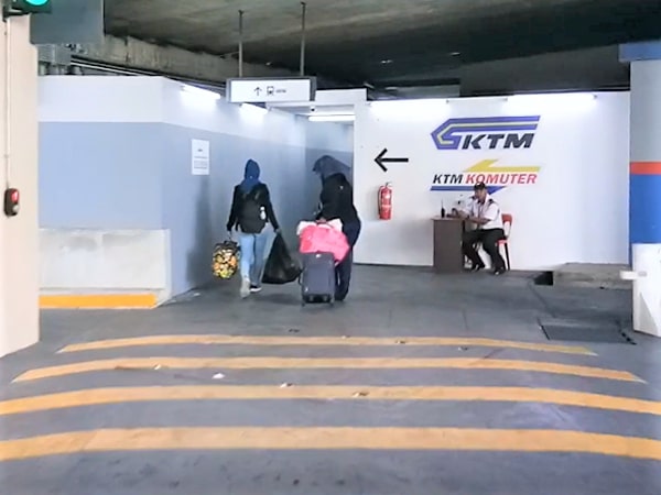 Temporary Linkway to KTM Station